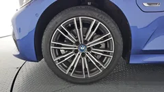 2022 BMW 3-Series 320e M Sports — фото 5