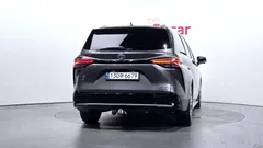 2023 Toyota Sienna 2.5 Hybrid 2WD, серый — фото 4