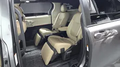 2023 Toyota Sienna 2.5 Hybrid 2WD, серый — фото 16