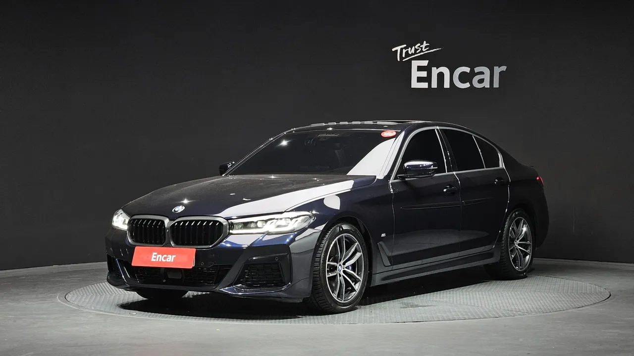 2023 BMW 5-Series 520i M Sport