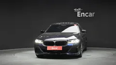 2023 BMW 5-Series 520i M Sport, синий — фото 3
