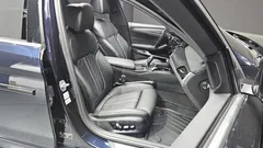 2023 BMW 5-Series 520i M Sport, синий — фото 11