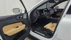 2021 Volvo XC60 B5 Inscription, белый — фото 10
