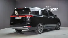 2023 Kia Carnival Diesel 9-Seater Prestige — фото 2