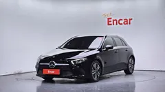 2021 Mercedes-Benz A-Class A220 Hatchback, чёрный — фото 1