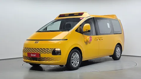 2023 Hyundai Staria L3.5  Kinder Safety Car