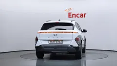 2023 Hyundai Kona Premium, белый — фото 4