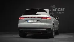 2023 Porsche Cayenne 3.0 PLATINUM EDITION — фото 4