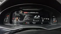 2021 Audi Q7 45 TDI Quattro, белый — фото 8