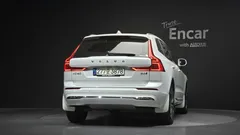 2022 Volvo XC60 B6 Inscirtion, белый — фото 4