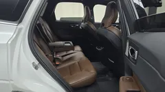 2022 Volvo XC60 B6 Inscirtion, белый — фото 11