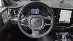 2022 Volvo XC60 B6 Inscirtion, белый — фото 12