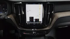 2022 Volvo XC60 B6 Inscirtion, белый — фото 13