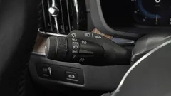 2022 Volvo XC60 B6 Inscirtion, белый — фото 20