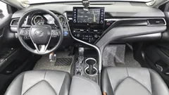 2023 Toyota Camry 2.5 XLE Hybrid, серебристый — фото 7