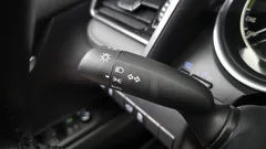 2023 Toyota Camry 2.5 XLE Hybrid, серебристый — фото 20