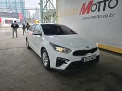 2021 Kia K3 Prestige, белый — фото 1
