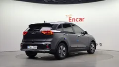 2022 Kia Niro 1.6 HEV, серый — фото 2