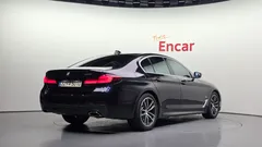 2022 BMW 5-Series 520i M Sport — фото 2