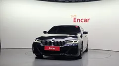 2022 BMW 5-Series 520i M Sport — фото 3