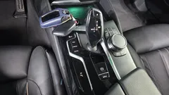 2022 BMW 5-Series 520i M Sport — фото 9