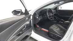 2024 Hyundai AVANTE Inspiration, белый — фото 10