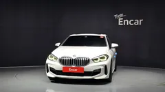 2022 BMW 1-Series 120i M Sports, белый — фото 3