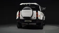 2023 Land Rover Defender 110 D250 SE — фото 4