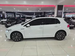 2023 Volkswagen Golf 2.0 TDI Prestige, белый — фото 3
