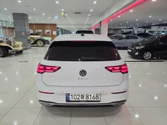 2023 Volkswagen Golf 2.0 TDI Prestige, белый — фото 4