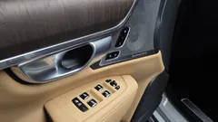 2023 Volvo S90 B6 AWD Ultimate Bright, белый — фото 19