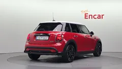 2024 Mini Cooper 5Door Classic — фото 2