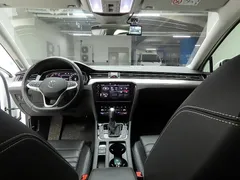 2022 Volkswagen Passat 2.0 TDI Prestige, белый — фото 14