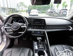 2023 Hyundai AVANTE Smart, белый — фото 7