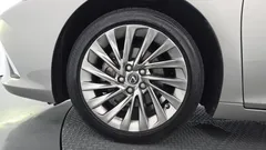 2023 Lexus ES Luxury Plus, серо-серебристый — фото 5