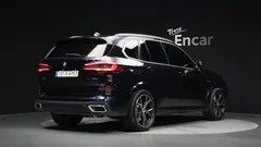2022 BMW X5 xDrive 45e M Sport, чёрный — фото 2