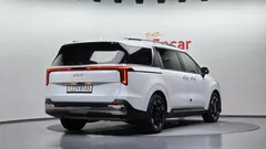 2024 Kia Canival Gasoline 9-Seater Signature, белый — фото 2