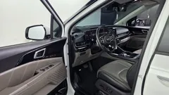 2024 Kia Canival Gasoline 9-Seater Signature, белый — фото 10