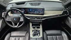 2024 BMW X7 xDrive 40i Design Pure Excellence 6-Seater, белый — фото 7