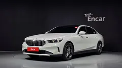 2024 BMW 5-Series 530i xDrive, белый — фото 1