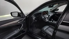 2022 BMW 5-Series 530i Luxury — фото 10