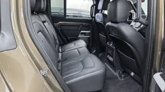 2022 Land Rover Defender 110 D250 SE, коричневый — фото 11