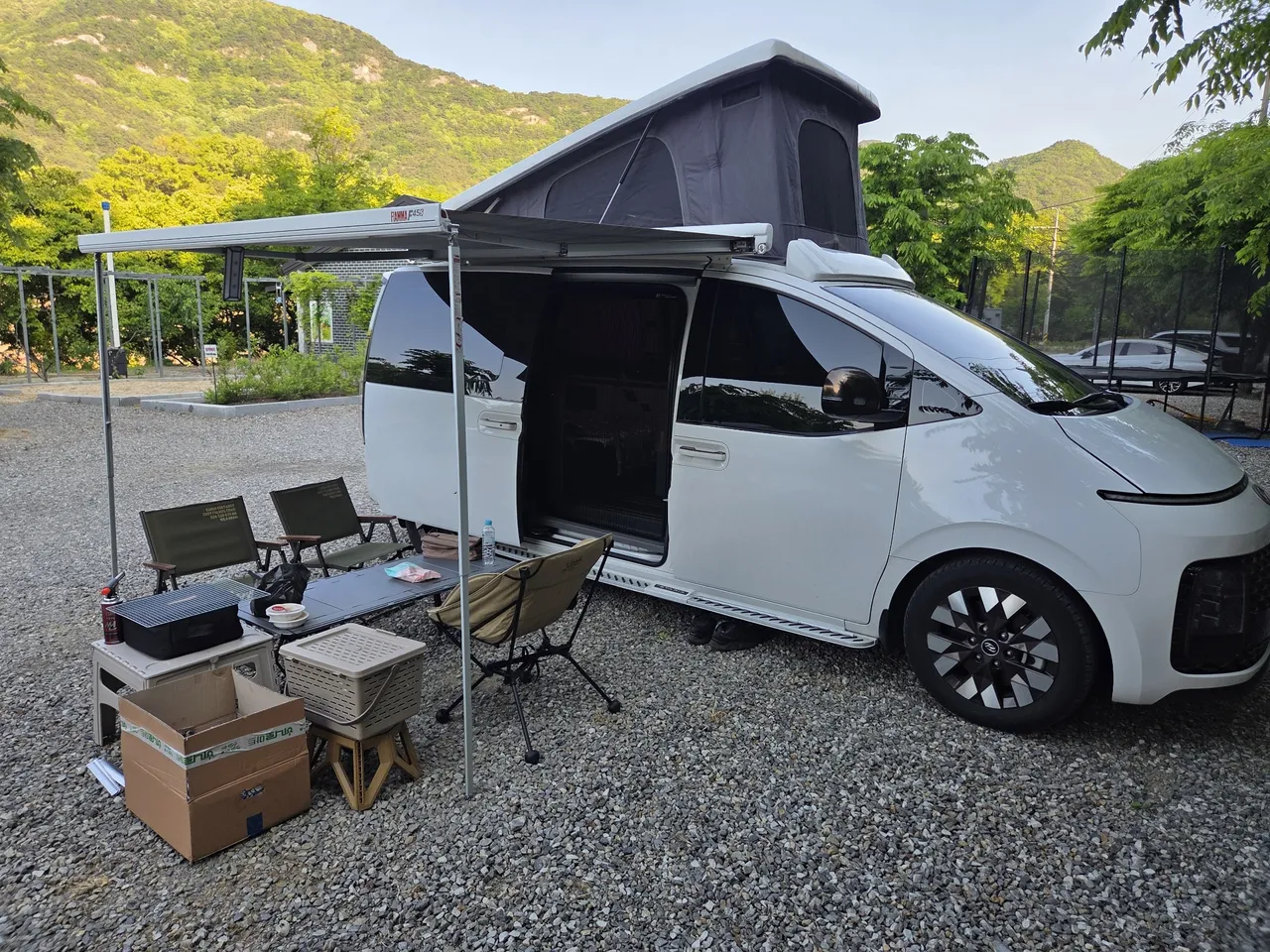 2023 Hyundai Staria 4WD Camper