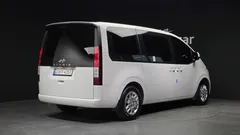 2023 Hyundai Staria Tourer 9-Seater — фото 2
