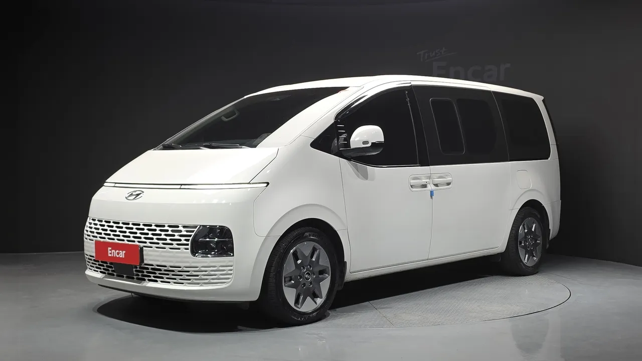 2023 Hyundai Staria 4WD Tourer 9-Seater