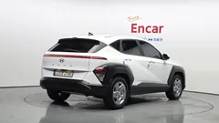 2023 Hyundai Kona Modern, белый — фото 2