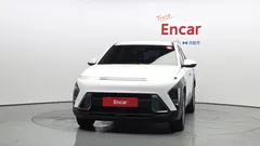 2023 Hyundai Kona Modern, белый — фото 3
