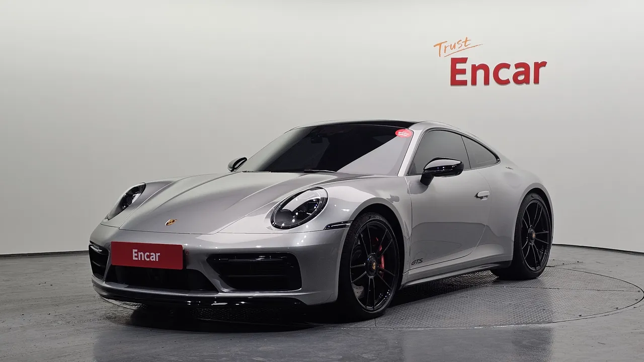 2023 Porsche 911 Carrera 4 GTS