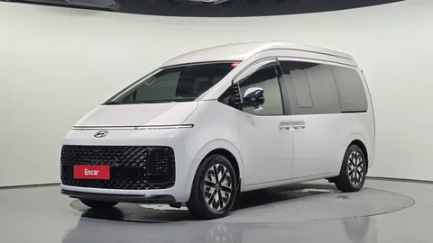 2023 Hyundai Staria 4WD Lounge 9-Seater