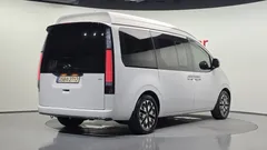 2023 Hyundai Staria 4WD Lounge 9-Seater — фото 2